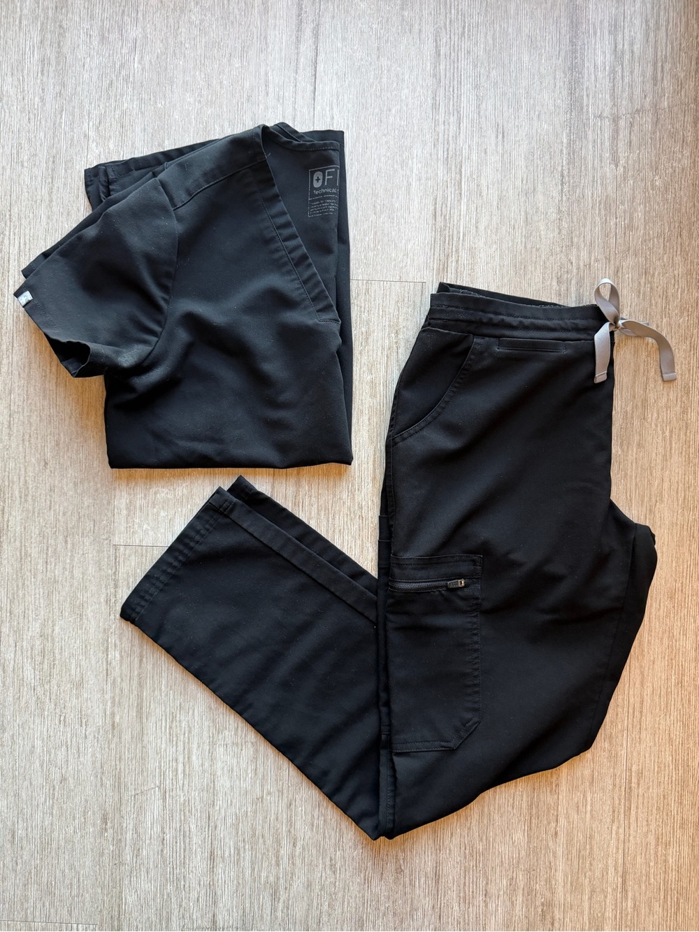 Figs Casma Scrub Top XS and Yola Slim Scrub Pant XSP, Black